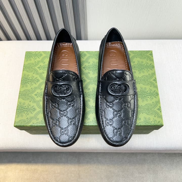 Gucci Premium Leather Loafers in Black Embossed Leather