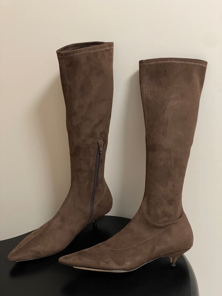 The Row Elastic Kitten Heel Boots – 2025 Fall Collection in Black Suede 3cm Heel
