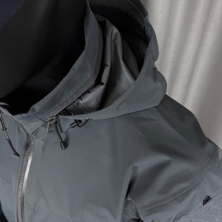 Arc'teryx Alpha LEAF Jacket GEN2 Hard Shell in Wolf Gray Hard Shell Jacket