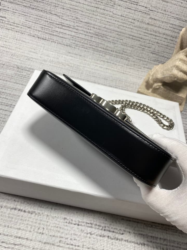 Celine Chain Shoulder Bag – 2022 Spring/Summer Collection