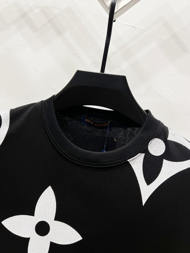 Louis Vuitton Monogram Gradient Logo T-Shirt – 25SS in Black