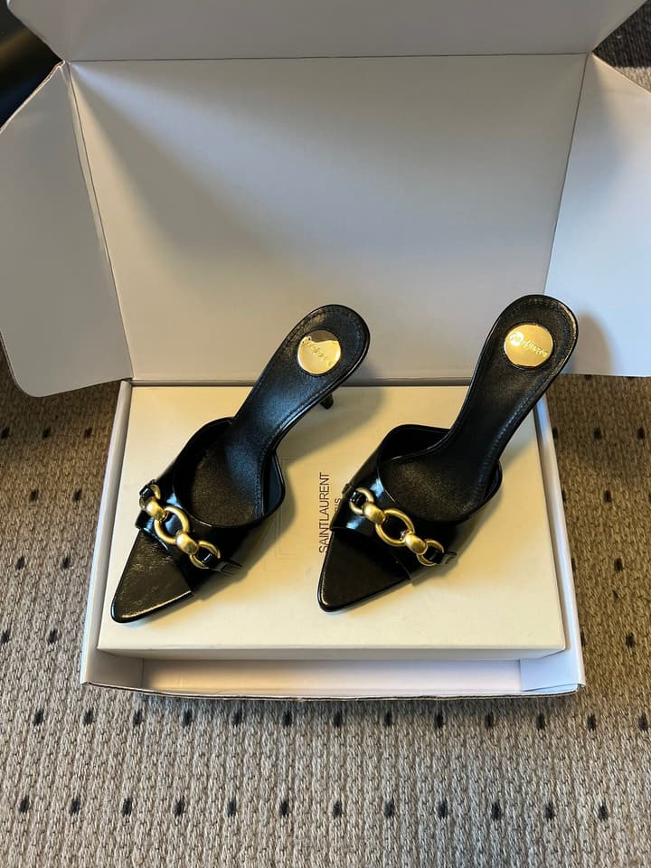 Saint Laurent Chain Pointed-Toe Heeled Mules – 26SS in Beige