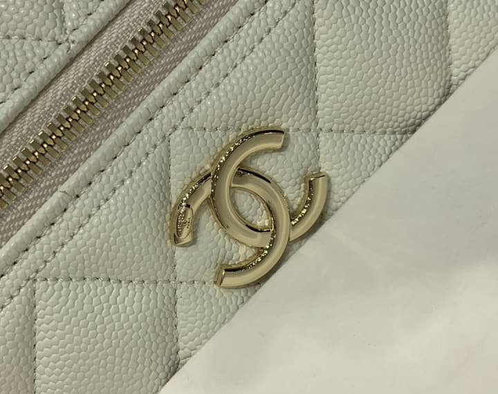 Chanel Grained Calfskin Chain Clutch – Cruise Collection – 25C