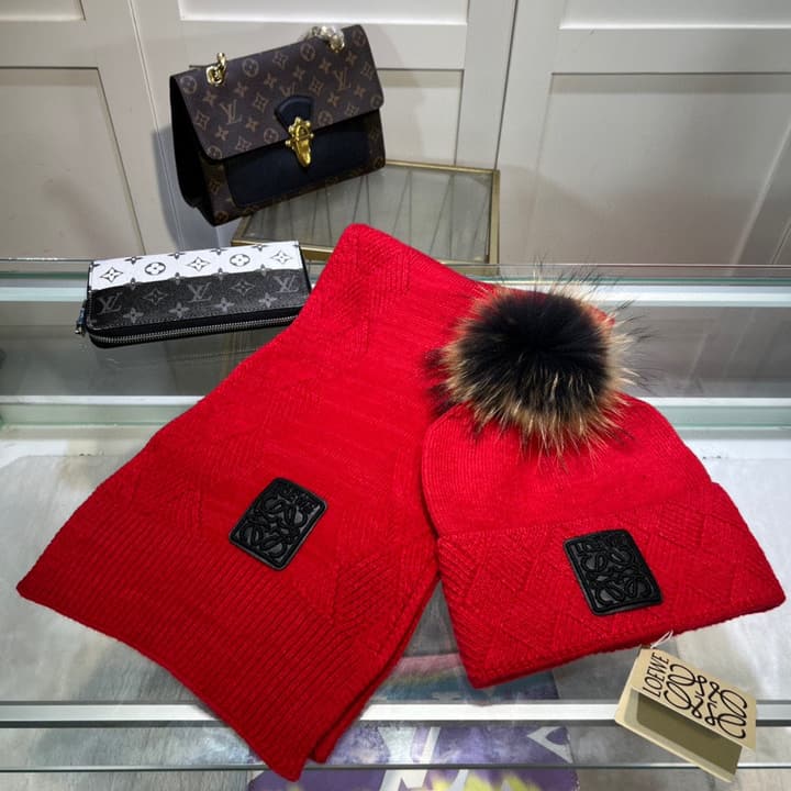 Loewe Classic Hat and Scarf Set in Cream Plain