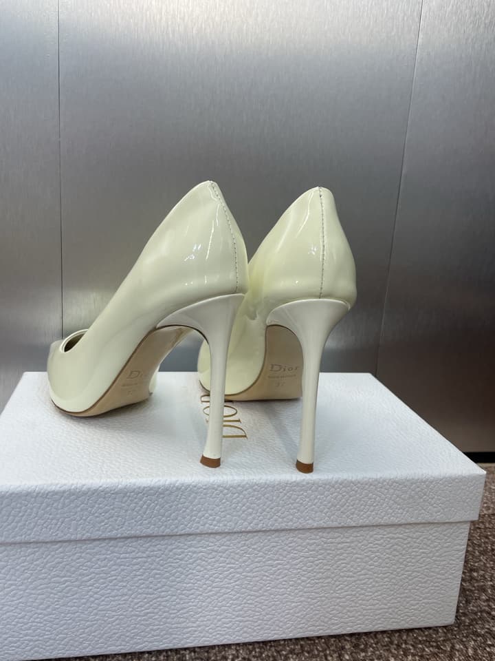 Dior CD Logo Pointed Toe Pumps – 2025 Spring/Summer Haute Couture Collection in Shiny Black Flat