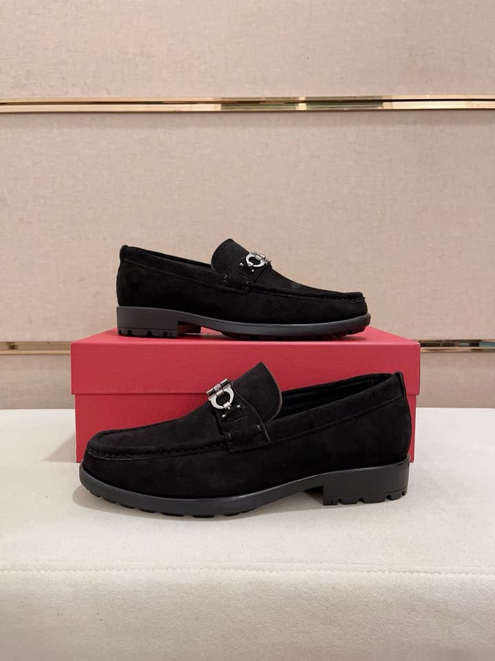 Ferragamo Driving Shoes in Shiny Black Leather