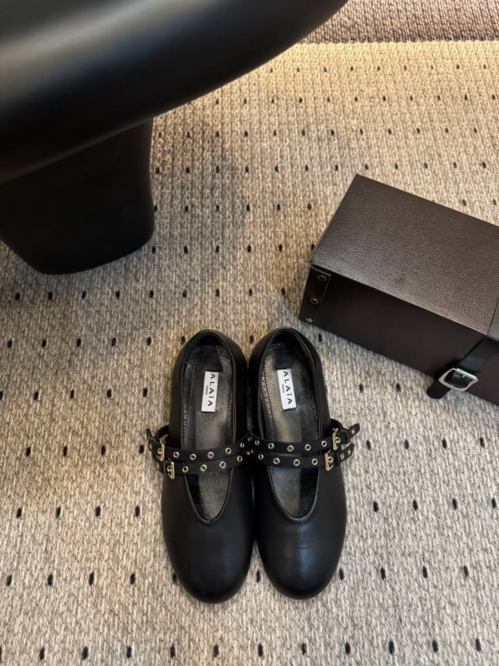Alaïa Sheepskin Ballet Flats – 25FW in Black Chain Strap 1