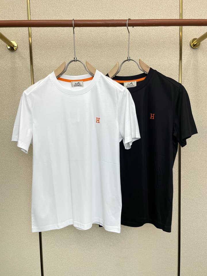 Hermès Men's Casual Short-Sleeve T-Shirt in Black Abstract Crew Neck