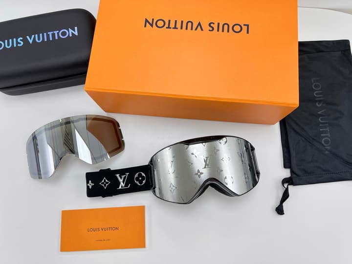 Louis Vuitton New Ski Goggles in Silver Goggles Black Strap