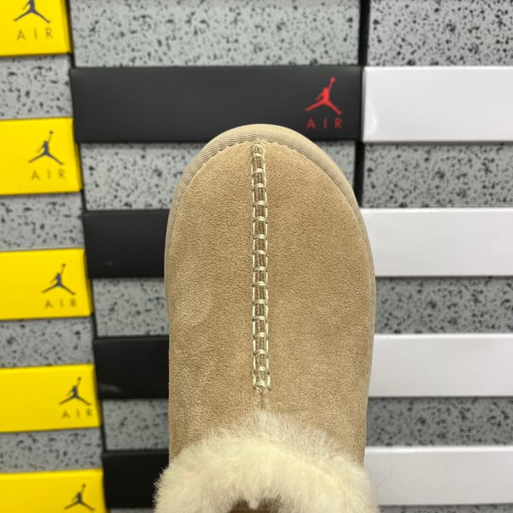 UGG Platform Low-Cut Snow Boots in Black Suede Slip-on