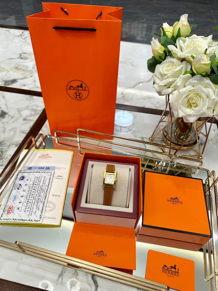 Hermès Small Square Quartz Wristwatch in Tan Leather Gold