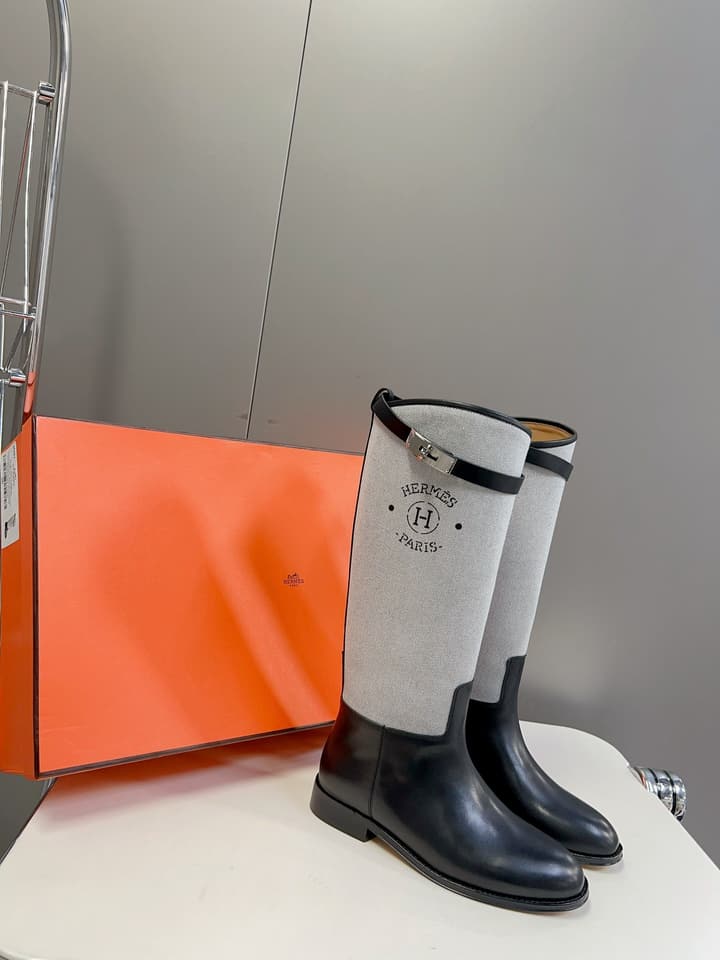 Hermès Kelly Rider Boots – Autumn/Winter Collection in Polished Black