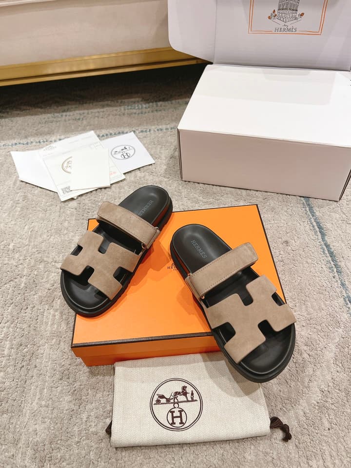 Hermès Chypre Calfskin Slides – 2023SS in Denim Blue