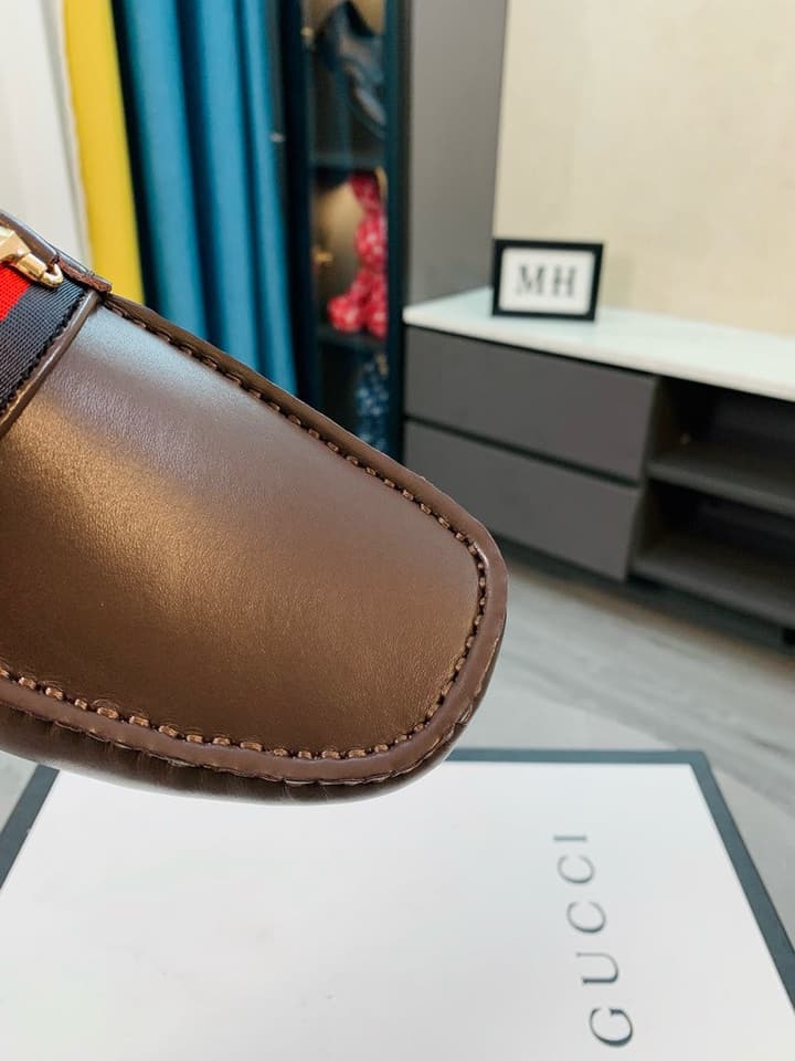Gucci Men's Embossed Leather Driving Shoes in Brown Leather Loafer