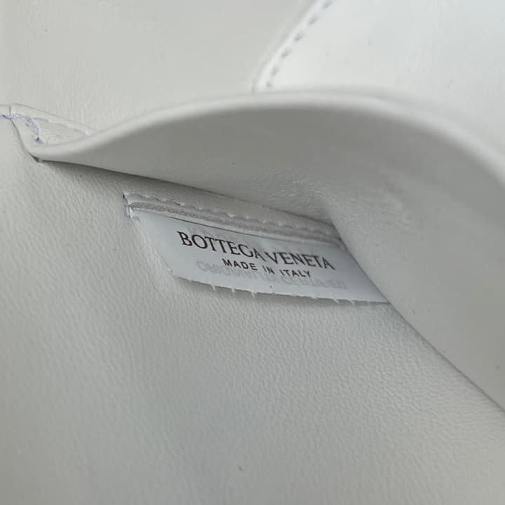 Bottega Veneta Intrecciato Vanity Case in Cream