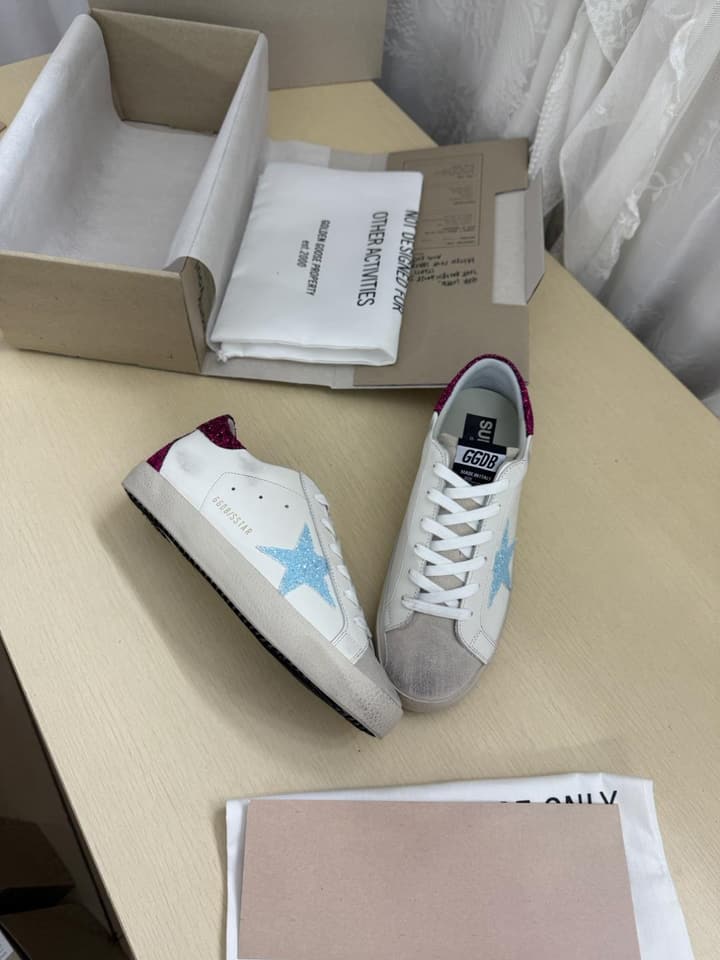 Golden Goose Super Star Leather Sneakers in Black Star Black Heel