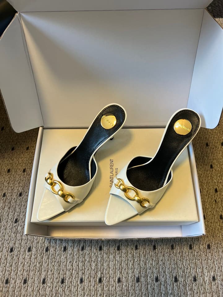 Saint Laurent Chain Pointed-Toe Heeled Mules – 26SS in Beige