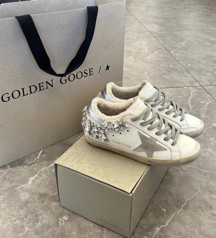 Golden Goose Superstar Sneakers – 2023FW in White Leather With Silver Studs And Wool Lining