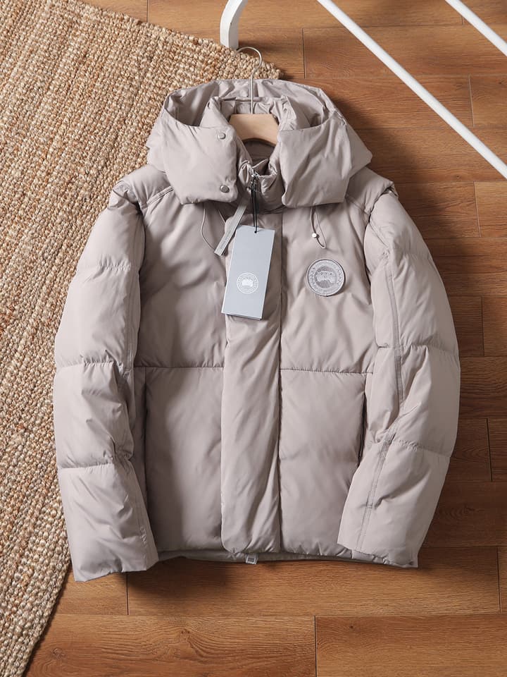 Canada Goose Convertible Puffer Jacket in Classic Black