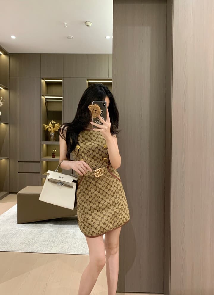 Gucci GG Retro Monogram Sleeveless Dress – Spring/Summer Collection in Apricot