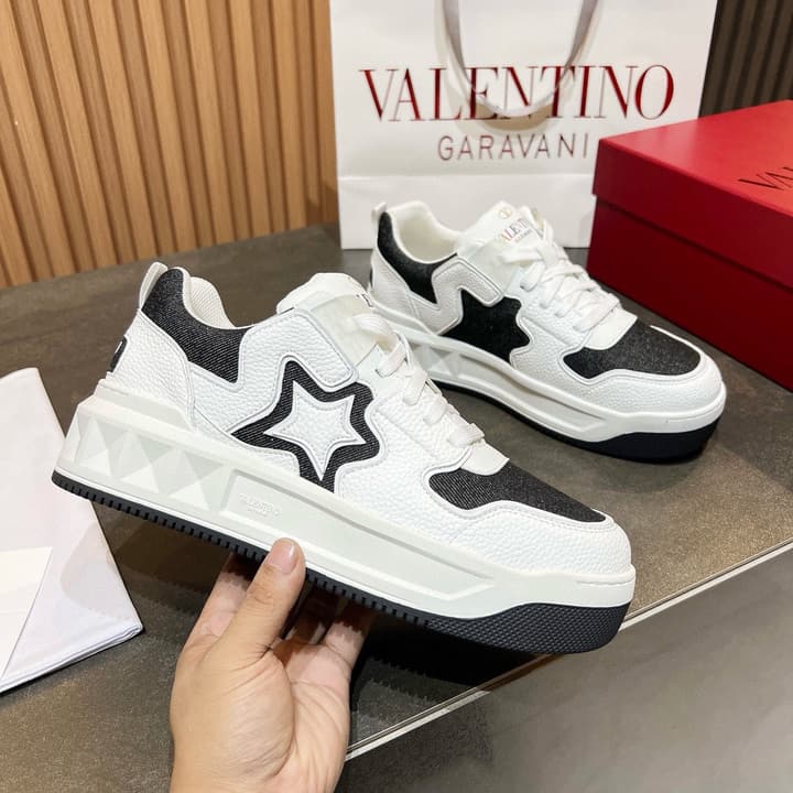 Valentino OneStud Casual Sneakers – 2024 New Color