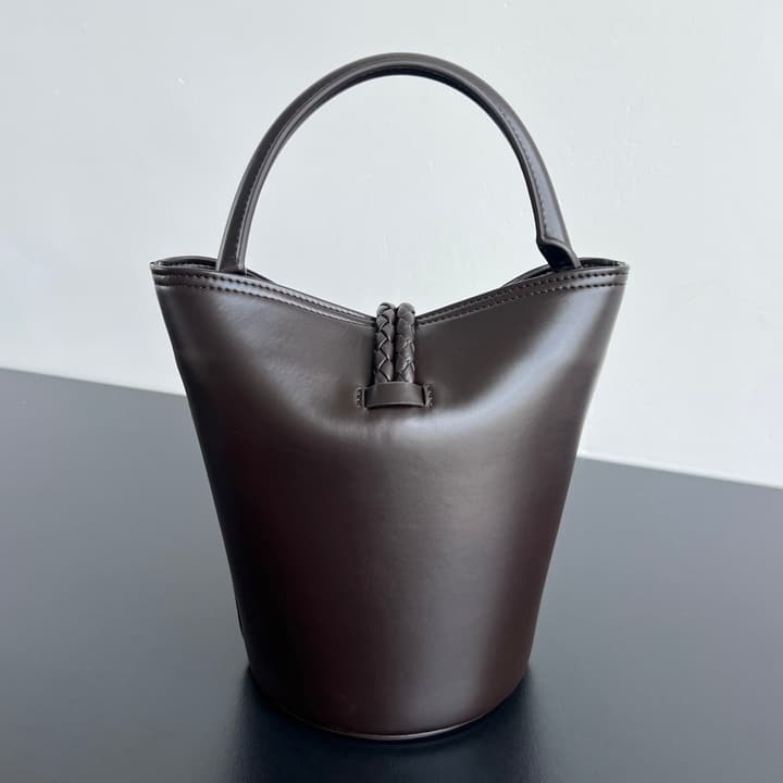 Bottega Veneta Liberta Bucket Bag – 25SS in Black