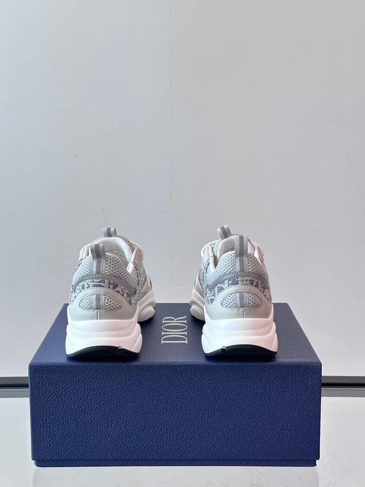 Dior B22 Retro Jogging Sneakers in Black And White Oblique