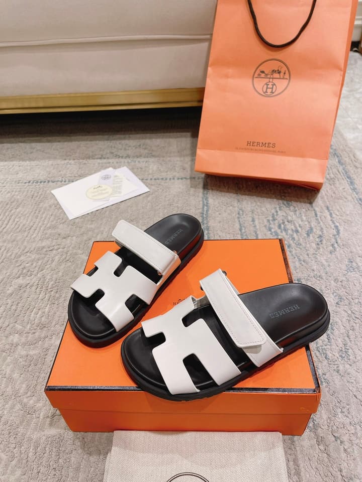 Hermès Chypre Slides – 2023SS Collection in Black And White