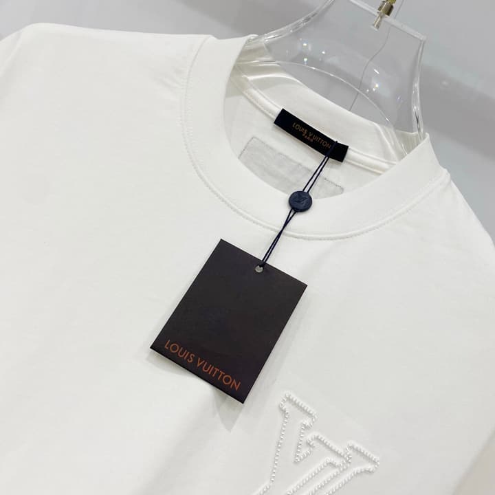 Louis Vuitton Clover Logo Embroidered Cotton T-Shirt in Black