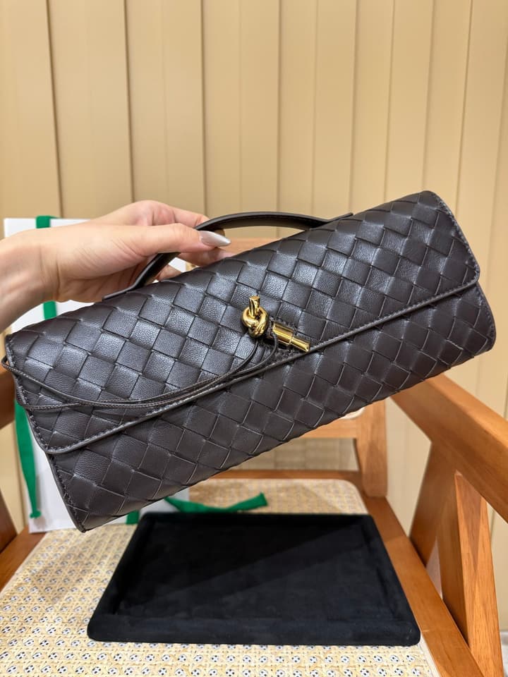 Bottega Veneta Andiamo Clutch