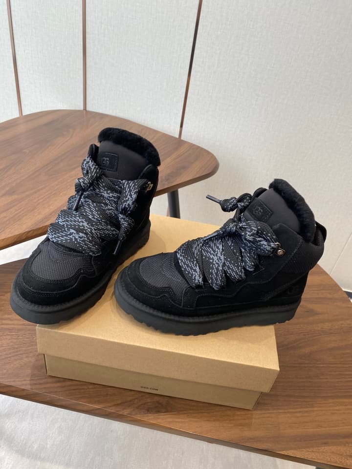 UGG Knitted Shearling Snow Boots in Black Suede