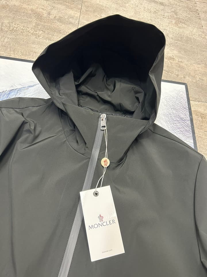Moncler Men's Windbreaker Jacket – 2024 Collection in Dark Green