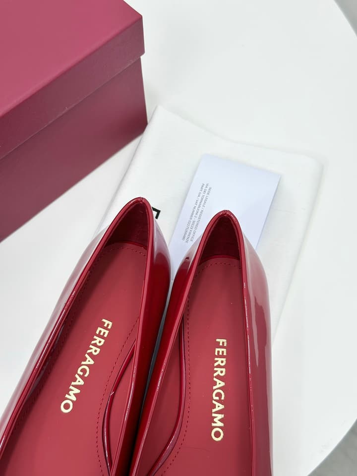 Ferragamo Vara Patent Leather Square Toe Pumps in Black Patent Leather (1cm Heel)