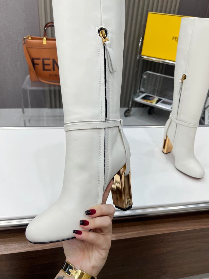 Fendi Delfina Runway Round Toe Boots in Black Leather Boots