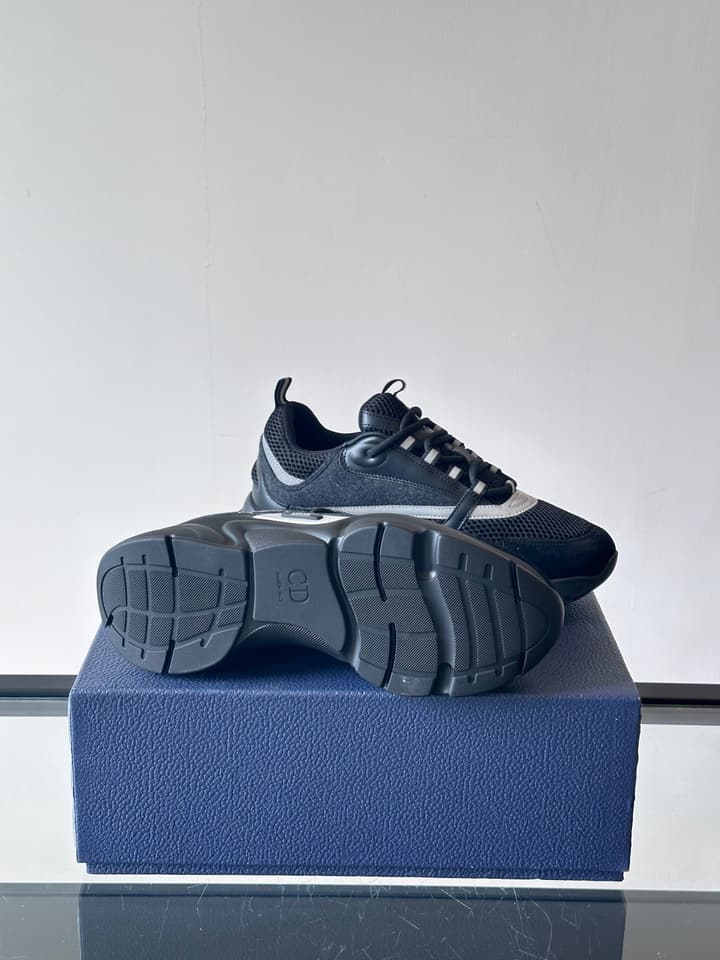 Dior B22 Retro Jogging Sneakers in Black And White Oblique