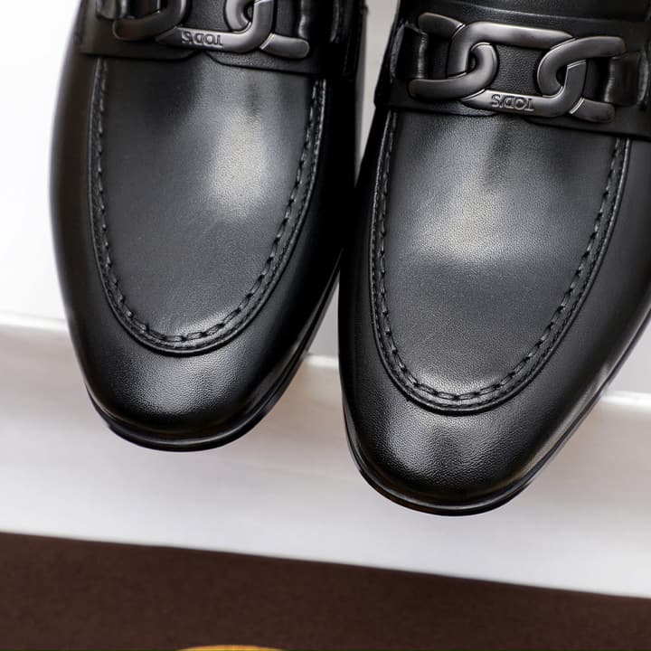 Tod's Classic Men's Driving Shoes in Polished Black