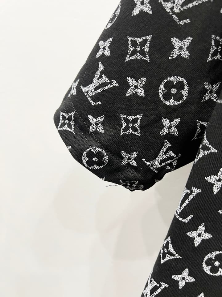 Louis Vuitton Gradient Monogram T-Shirt – 2025 Summer Collection in Black Bottom Gradient Monogram