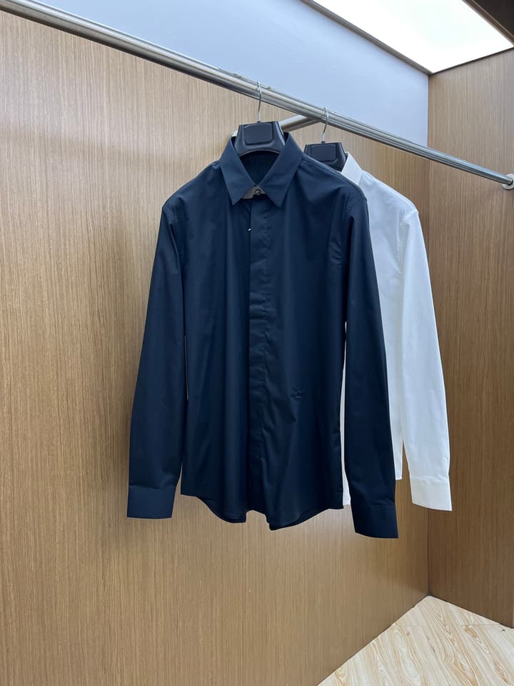 Dior Minimalist Long-Sleeve Cotton Shirt – Spring/Summer Collection