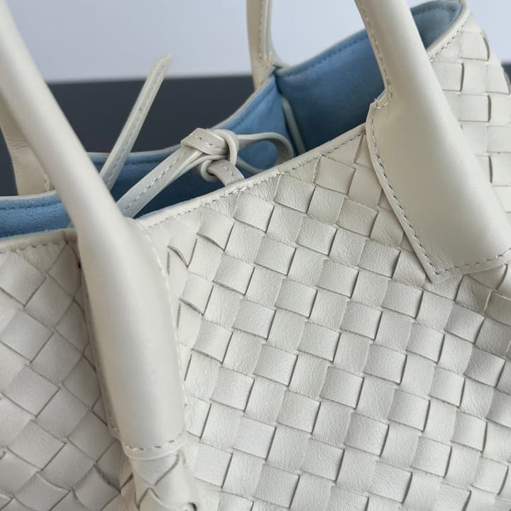 Bottega Veneta Pinacoteca Small Tote Handbag – 2025SS in Burgundy With Light Blue Lining A