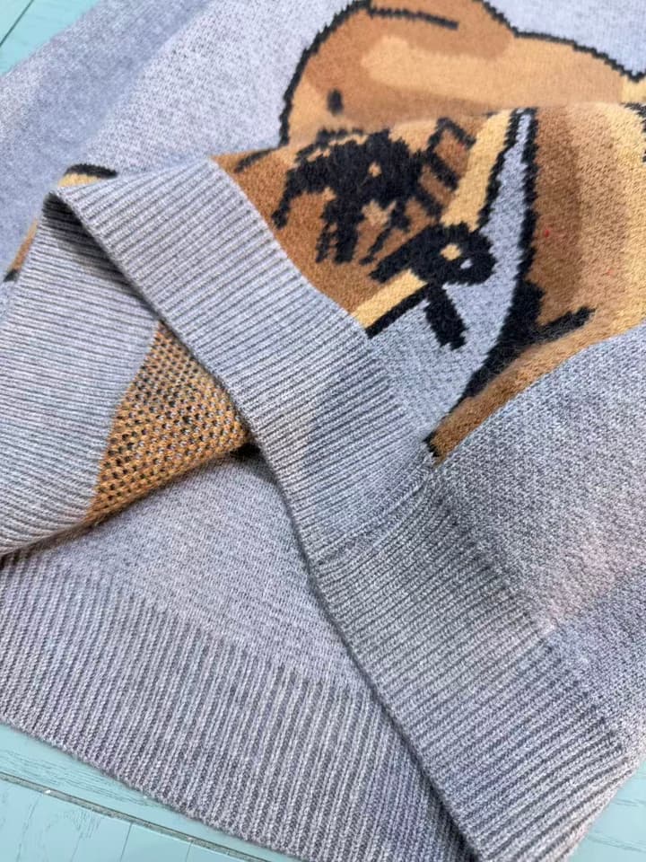 Burberry Classic Logo Knit Sweater – Kids Collection – 2025SS in Heather Blue Bear Graphic Sweater