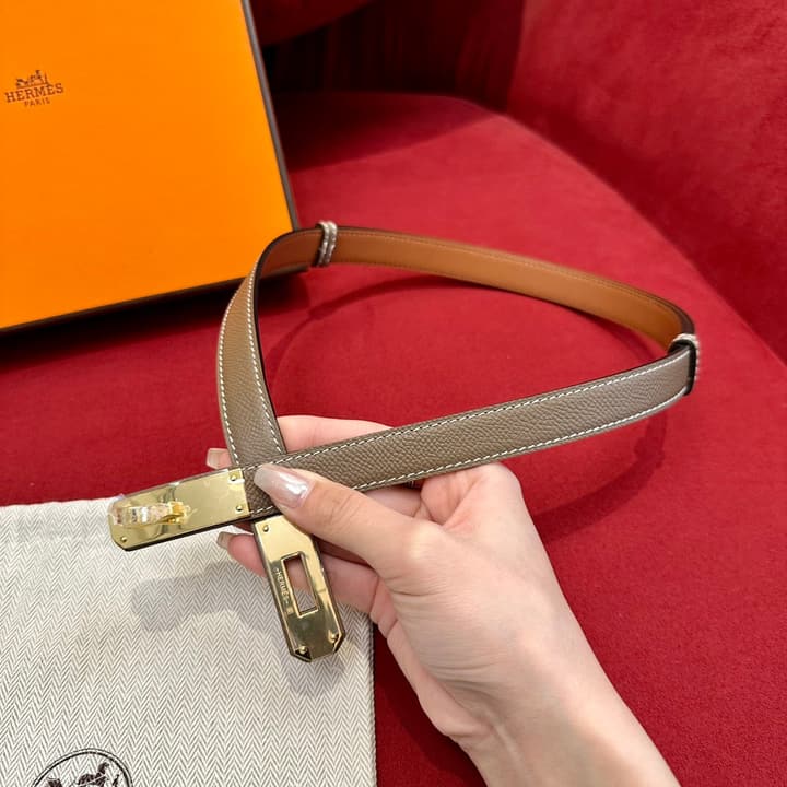 Hermès Kelly Epsom Leather Belt in Black Leather With Gold Hardware