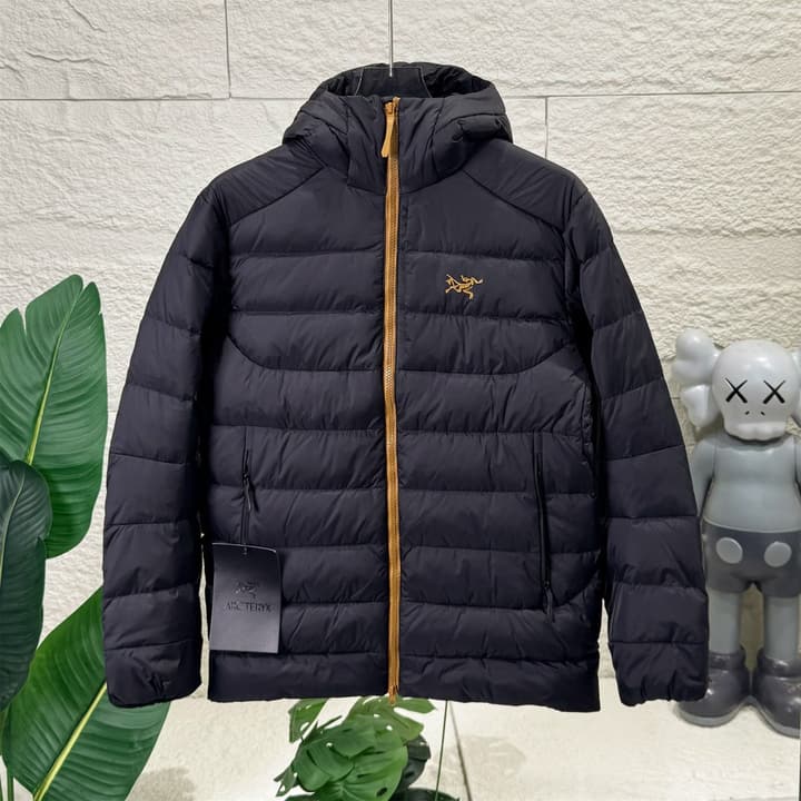 Arc'teryx Thorium AR Hoody Down Jacket in Black With Dark Zipper