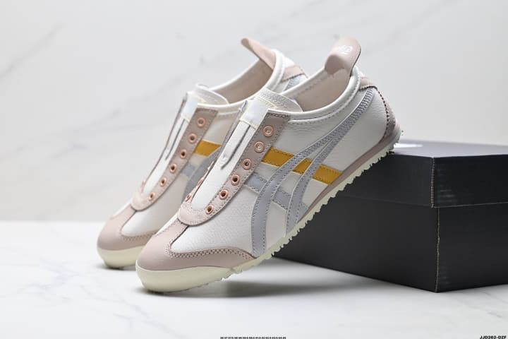 Onitsuka Tiger NIPPON MADE MEXICO 66 DELUXE Sneakers in Cream Yellow Taupe