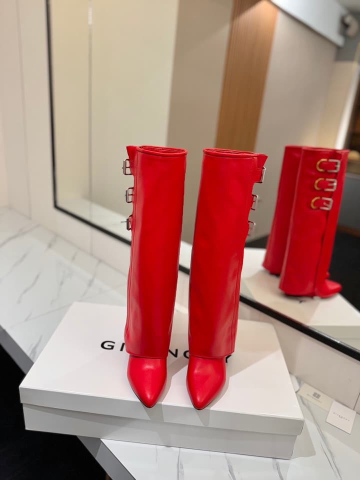Givenchy Lock Detail Knee-High Boots – 2024 Spring/Summer Collection in Black