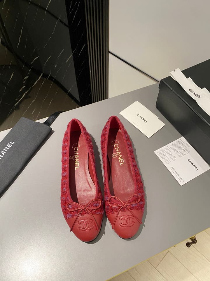 Chanel Classic Ballet Flats in Fuchsia Embossed