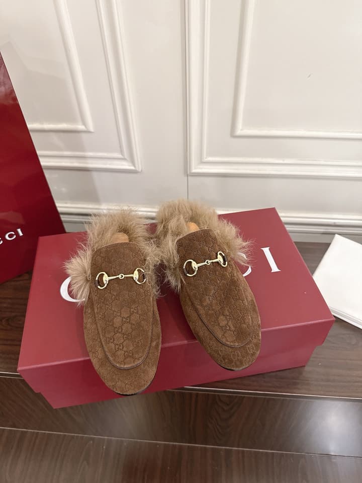 Gucci Tuscan Wool Loafers – Autumn/Winter Must-Have in Beige Gg Monogram With Tan Fur