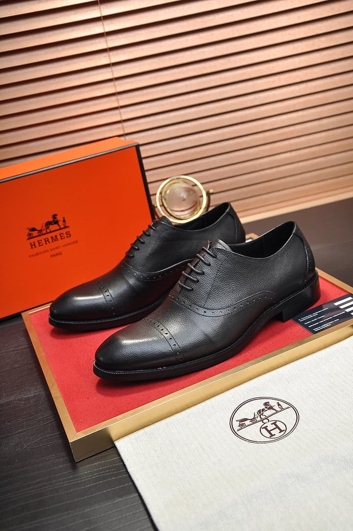 Hermès Classic Leather Loafers in Black