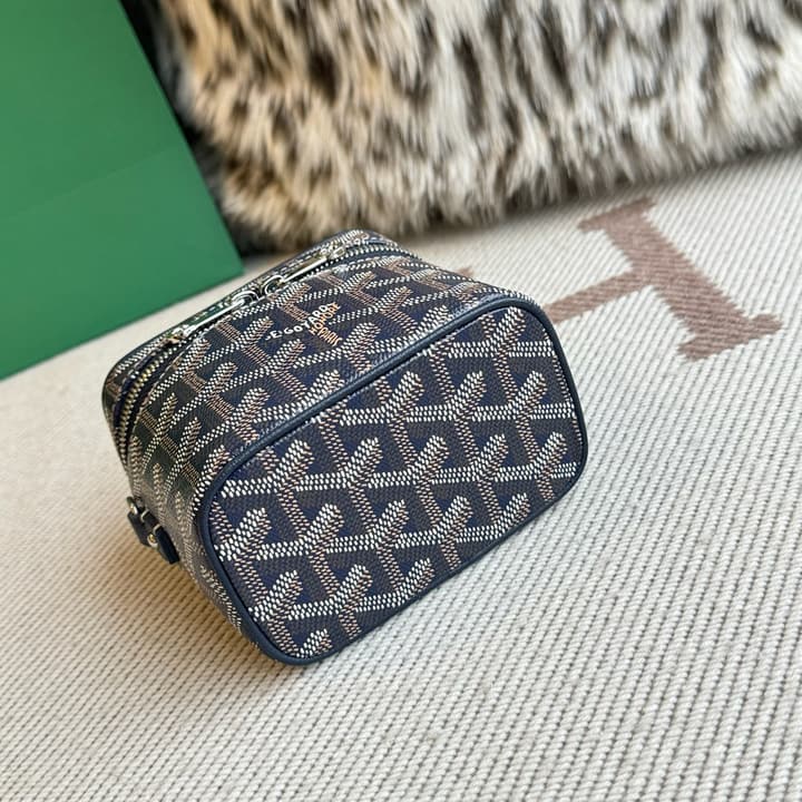 Goyard Muse Vanity Ultra Mini Cosmetic Bag in Blue