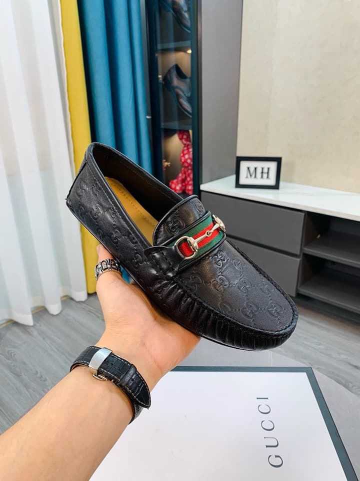 Gucci Men's Embossed Leather Driving Shoes in Brown Leather Loafer