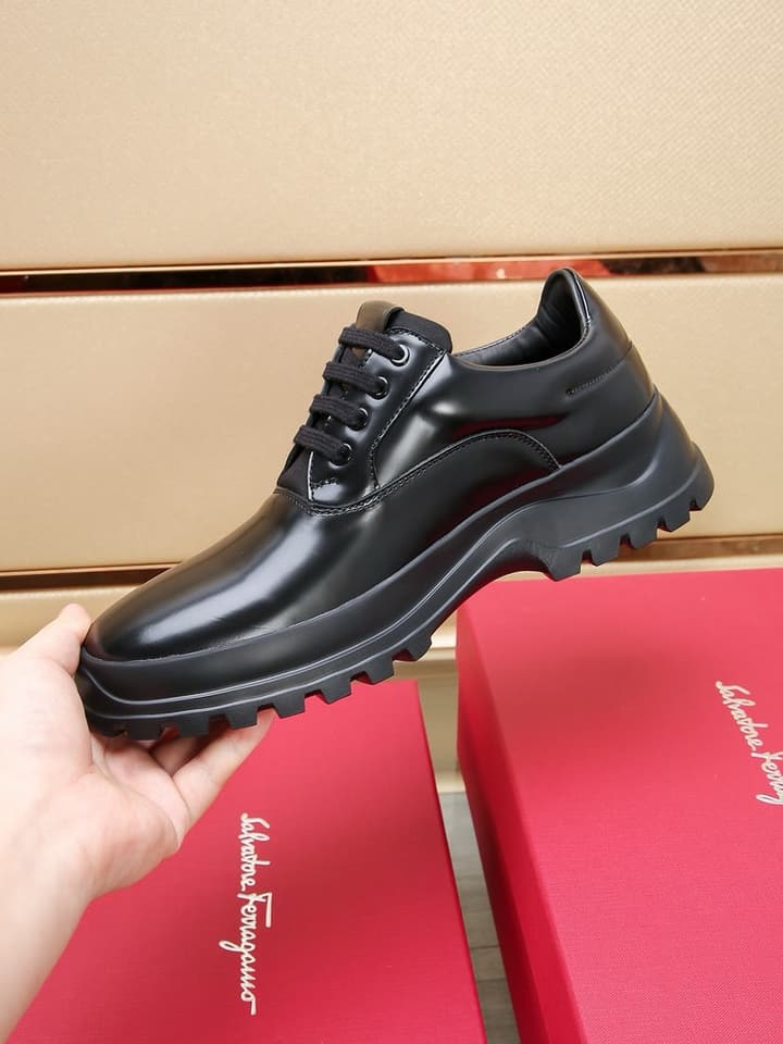 Ferragamo Business Leather Dress Shoes in Shiny Black Leather Derby